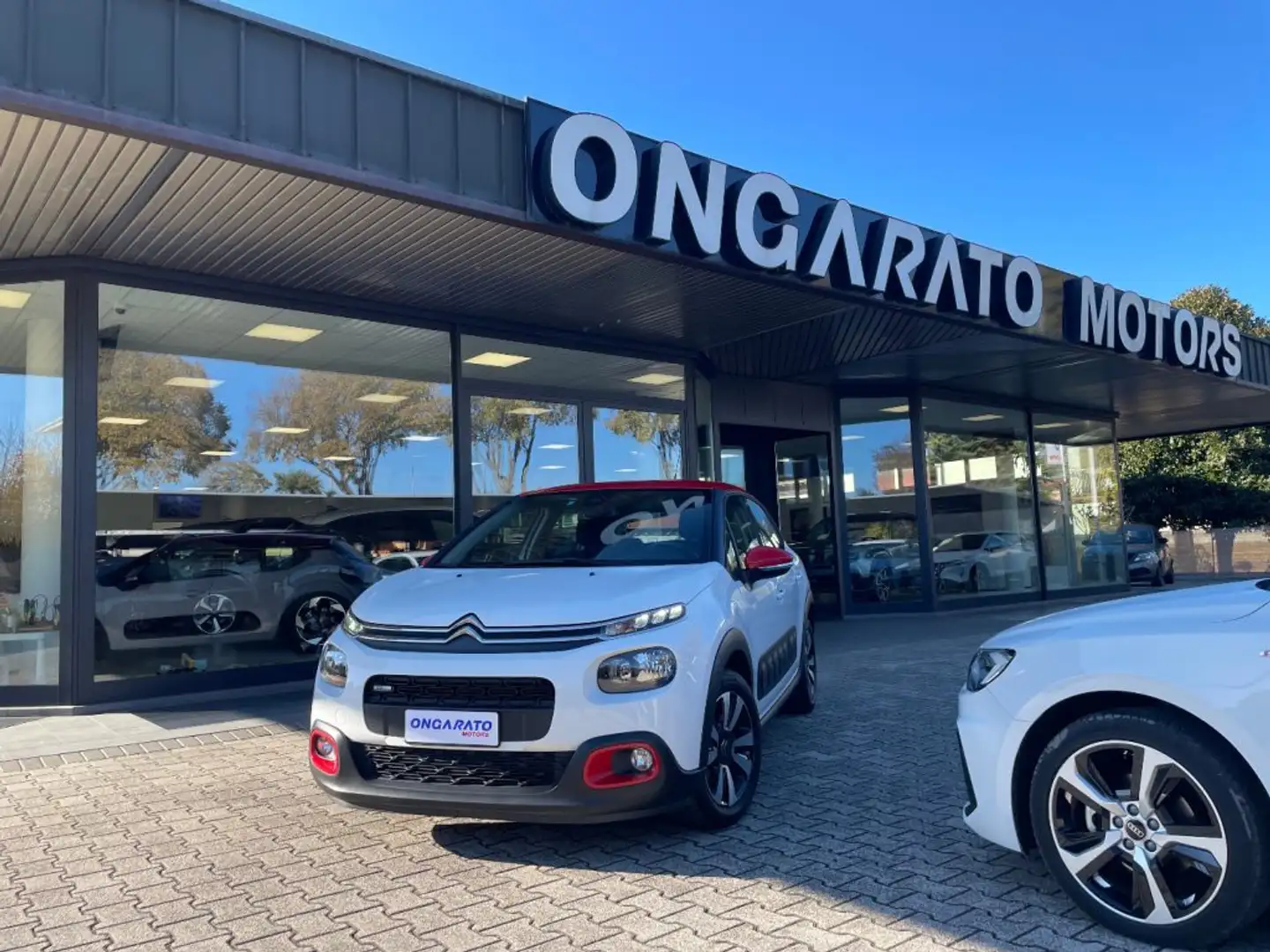 Citroen C3 PureTech 82 Shine Blanc - 1