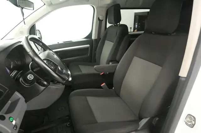 Opel Vivaro view 10