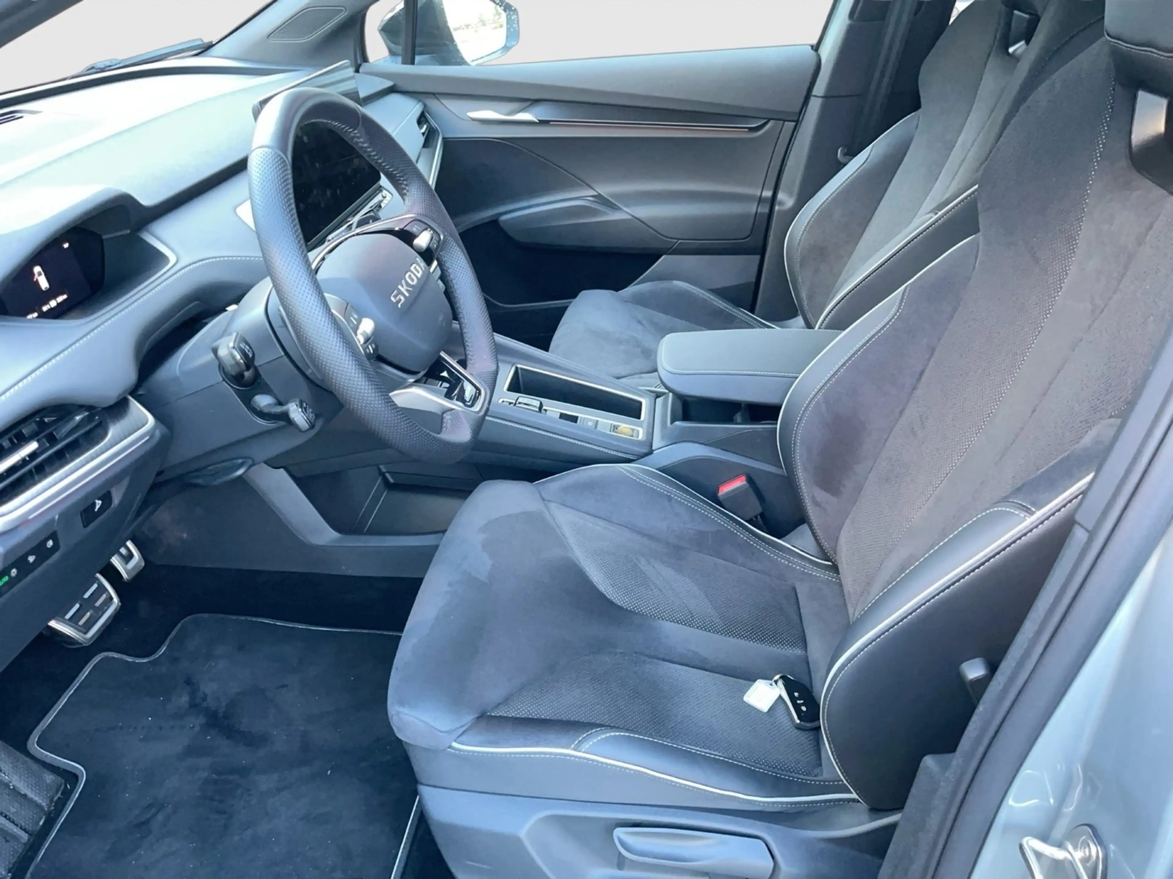Skoda Elroq Sportline 85 — photo 7