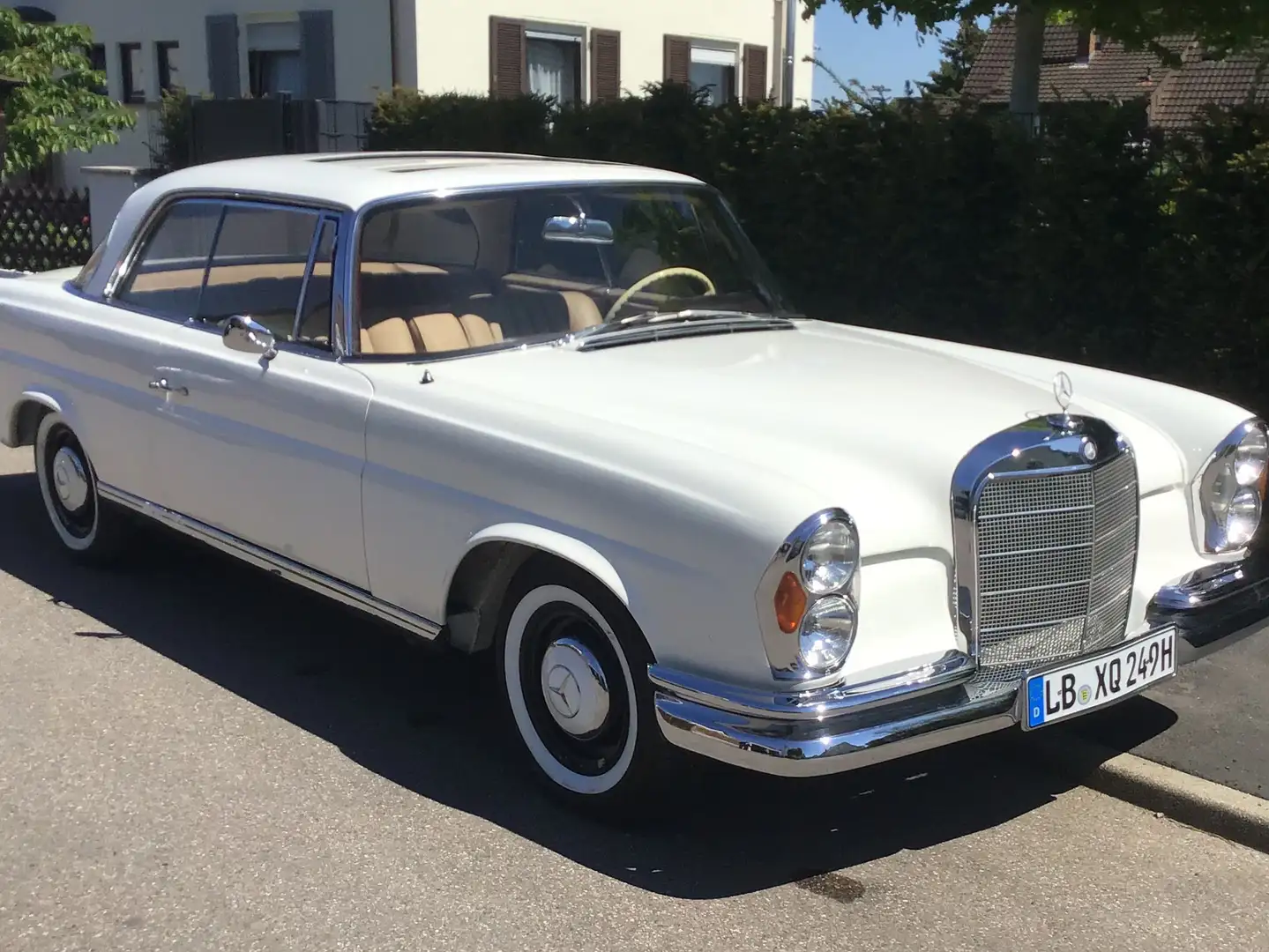 Mercedes-Benz 220 W111 Biały - 2