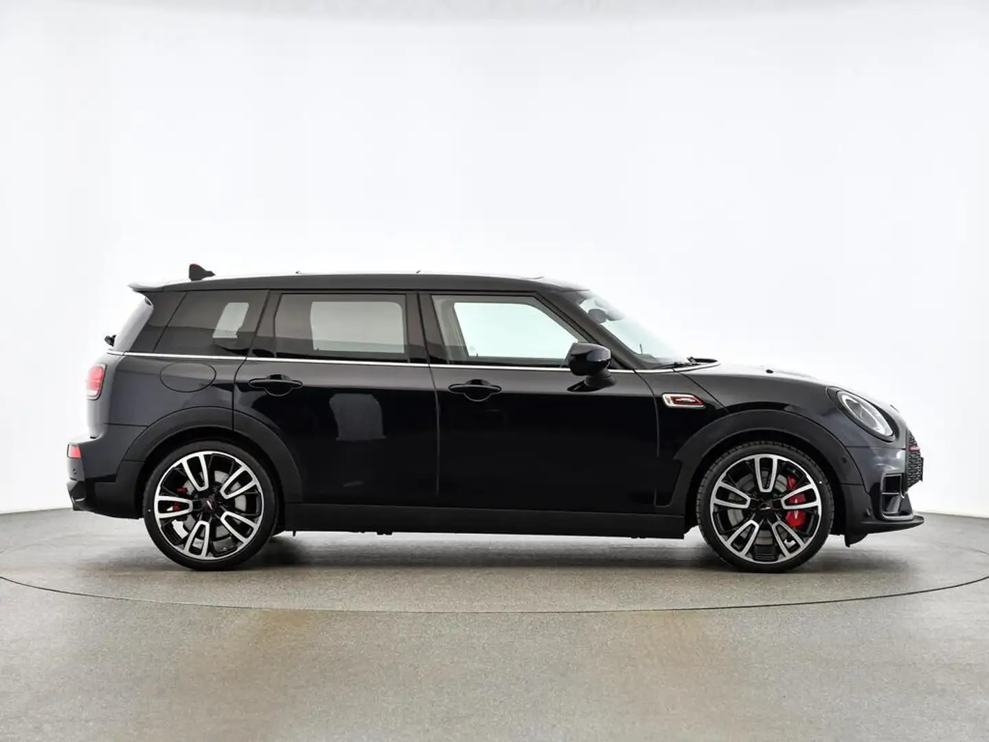 MINI John Cooper Works Clubman MINI John Cooper Works Clubman ALL4 Zwart - 2