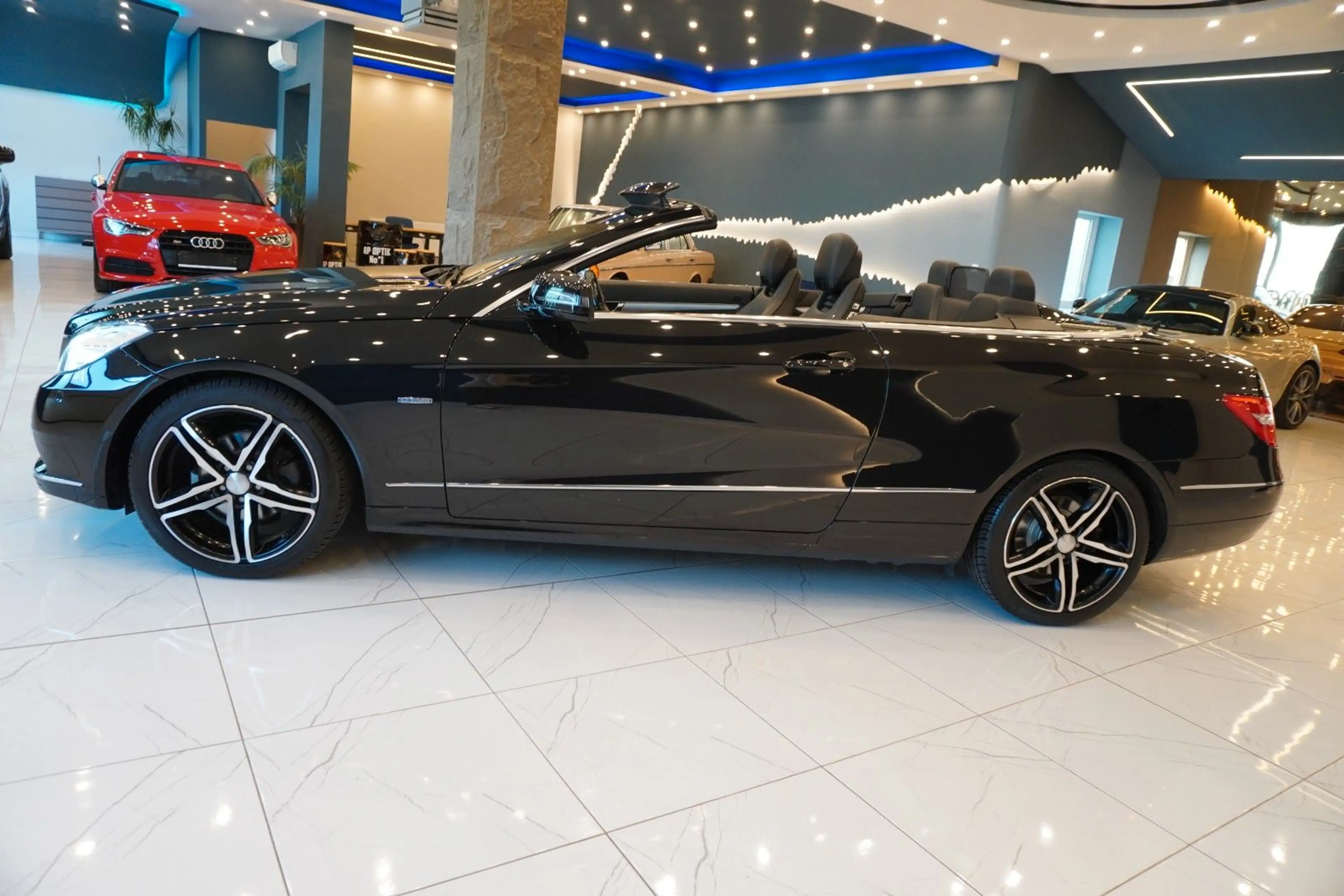 Mercedes-Benz E 250 Cabrio CGI BlueEfficiency+Navi+Leder+BiXeno — photo 9