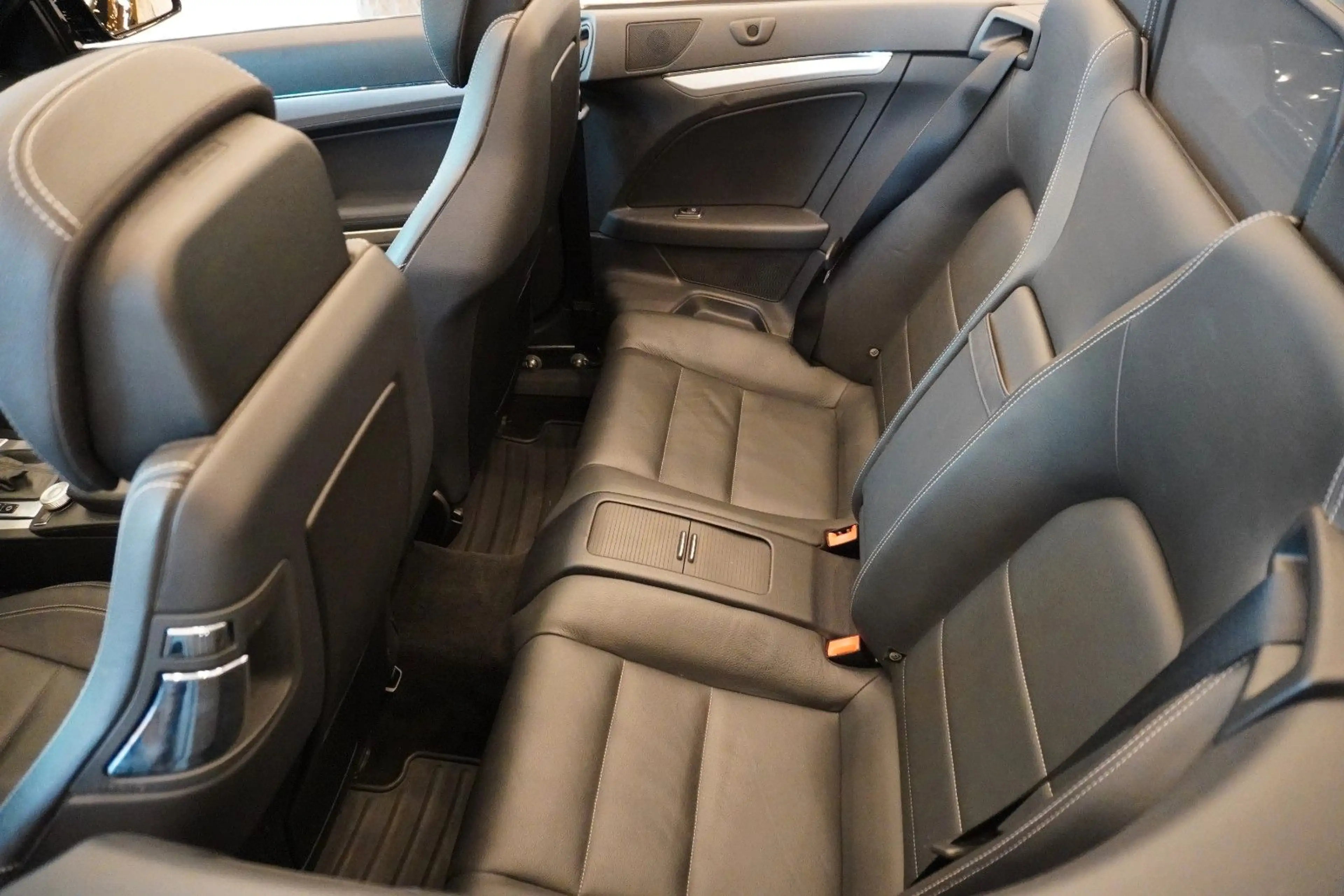 Mercedes-Benz E 250 Cabrio CGI BlueEfficiency+Navi+Leder+BiXeno — photo 10