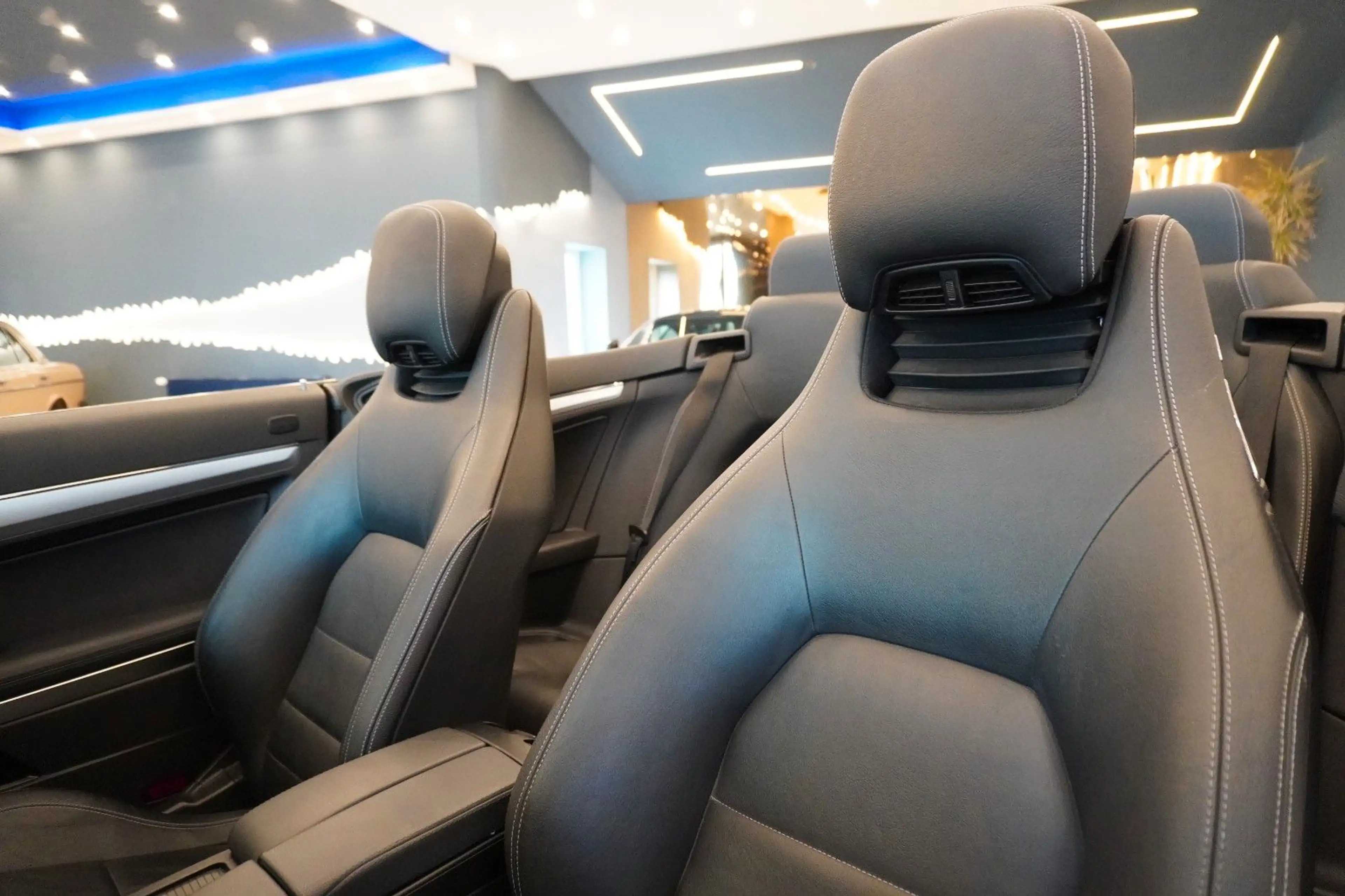 Mercedes-Benz E 250 Cabrio CGI BlueEfficiency+Navi+Leder+BiXeno — photo 13