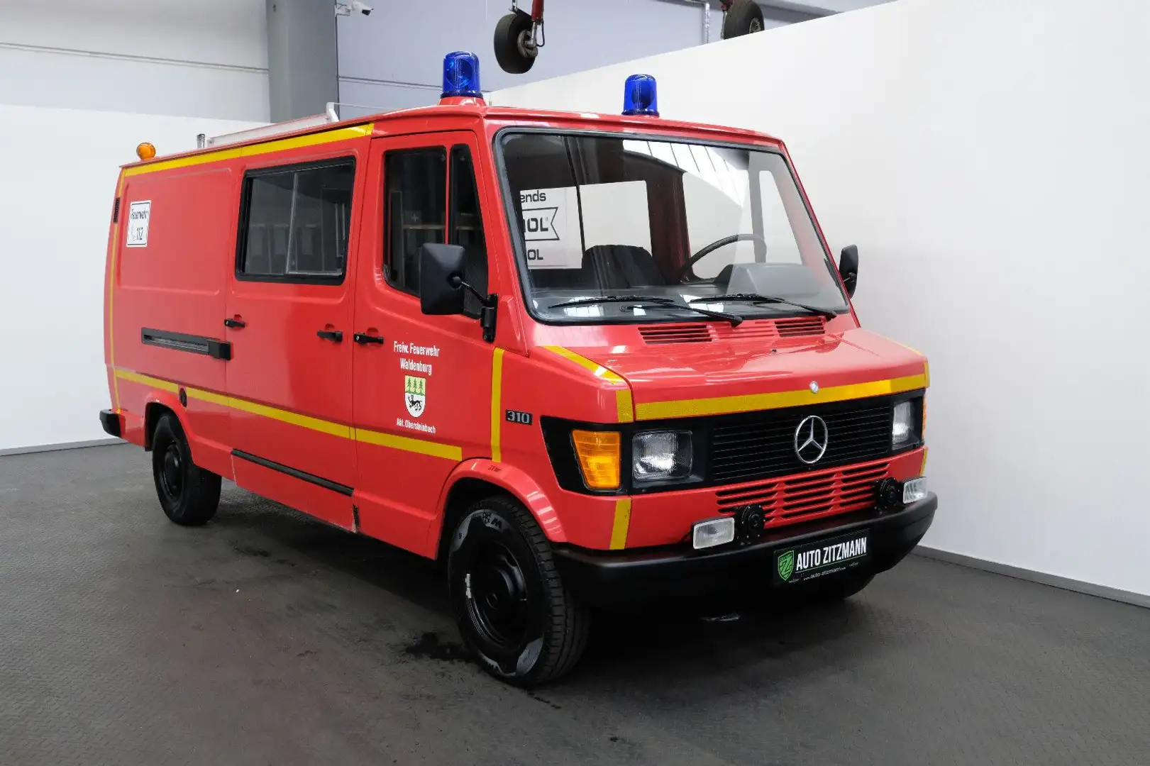 Mercedes-Benz 602 KA/310/TSF 6-Sitzer Ex-Feuerwehr Rot - 1
