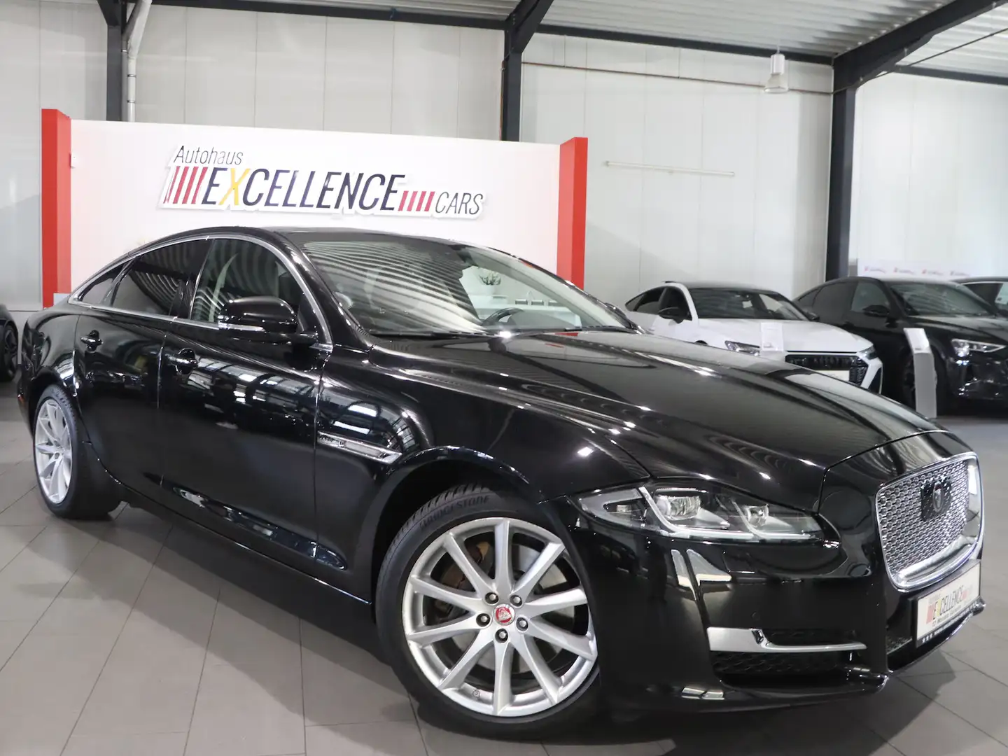 Jaguar XJ 3.0D V6 PREMIUM LUXURY / PANORAMA / LED Negro - 2