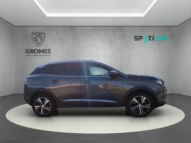 Peugeot 3008 view 2