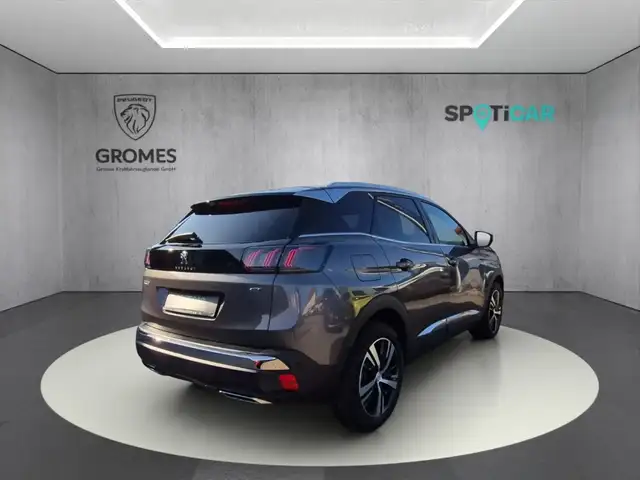 Peugeot 3008 view 3