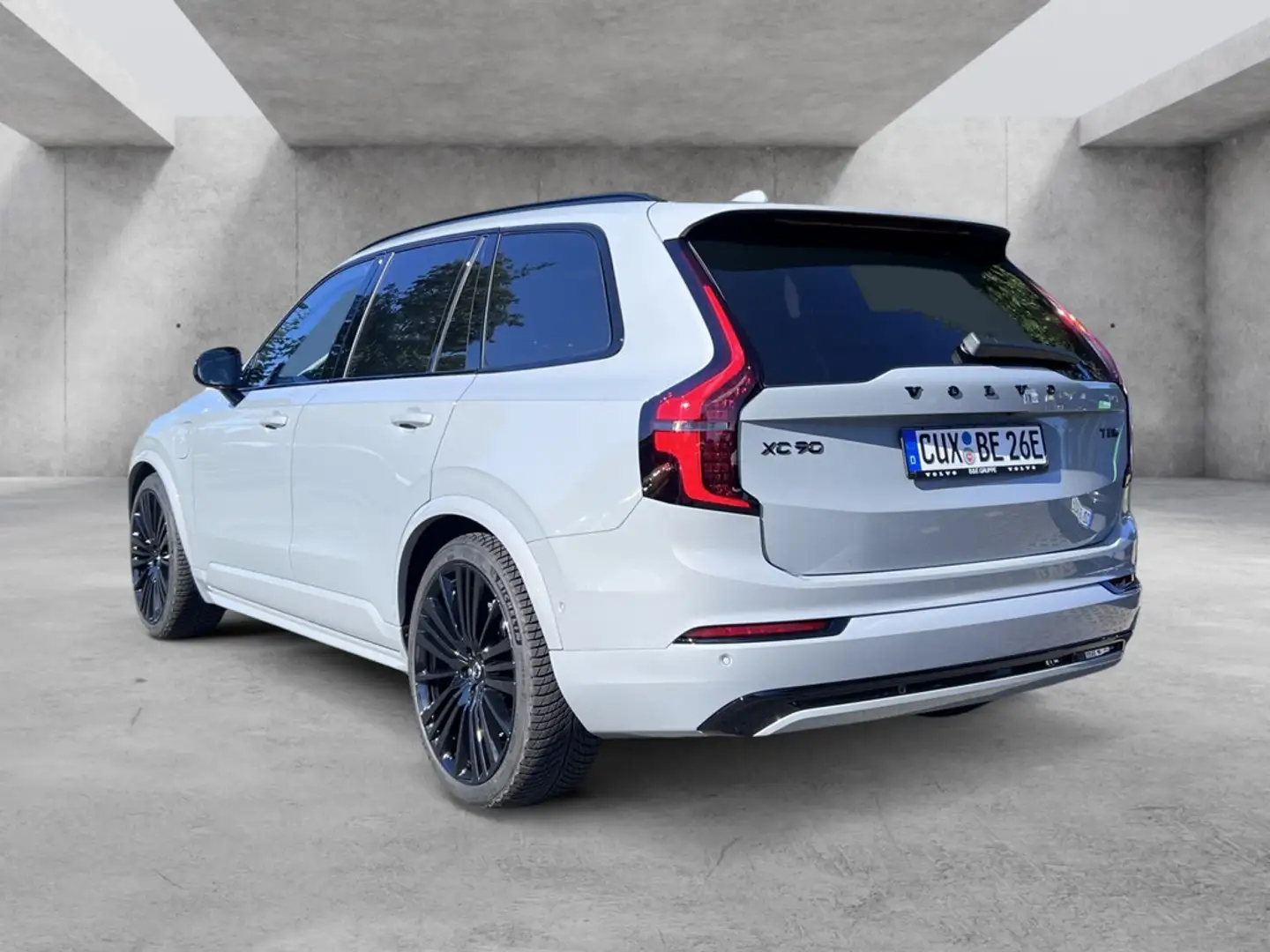 Volvo XC90 T8 Recharge Ultra Dark AWD PANO 360° HUD Grijs - 2