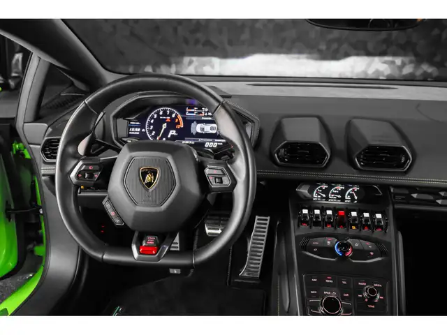 Lamborghini Huracan view 14