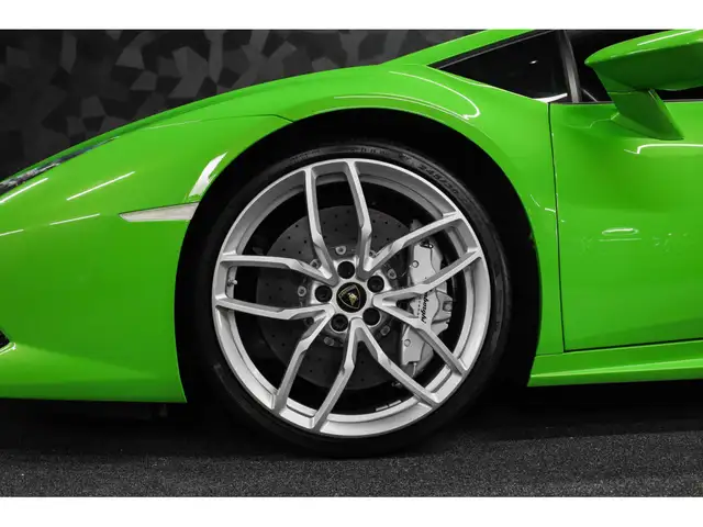 Lamborghini Huracan view 12
