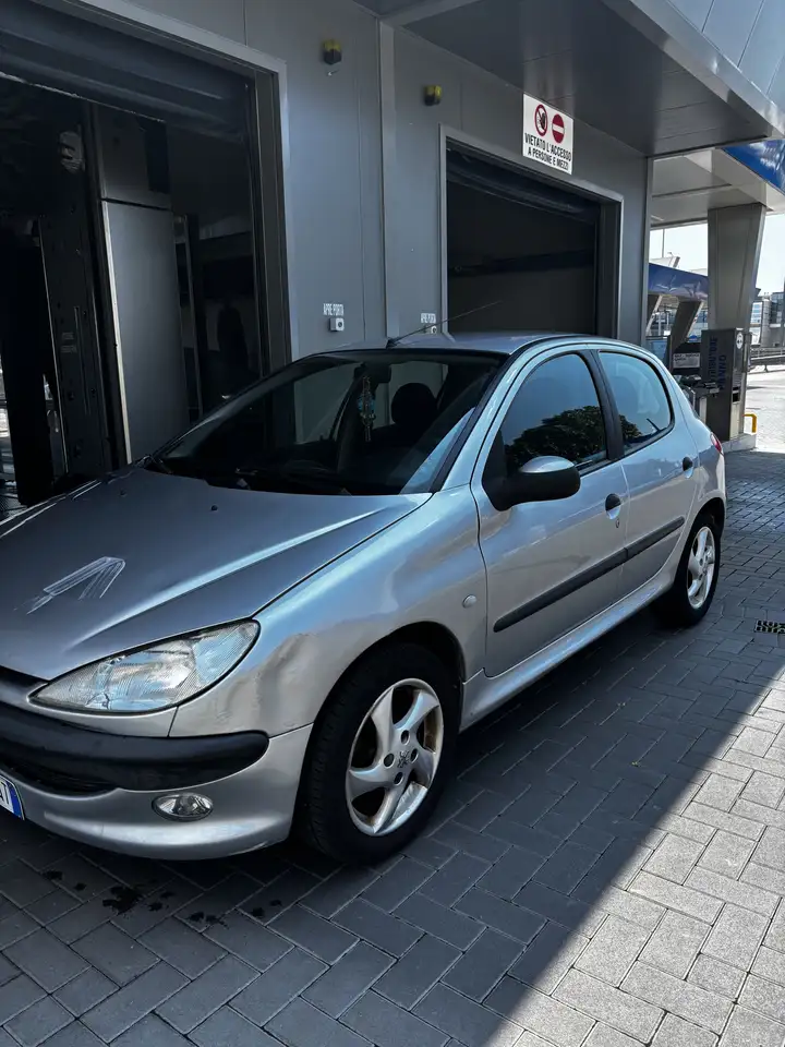 Peugeot 206 5p 1.1 XR c/2airbag, foto 2