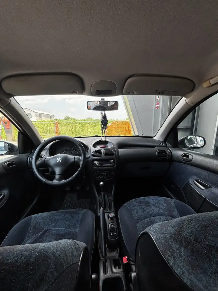 Peugeot 206 5p 1.1 XR c/2airbag, foto 4