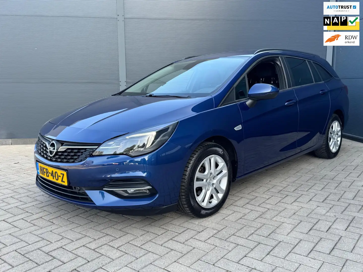 Opel Astra SPORTS TOURER 1.2 Blitz Edition / Camera / Navi / Bleu - 1