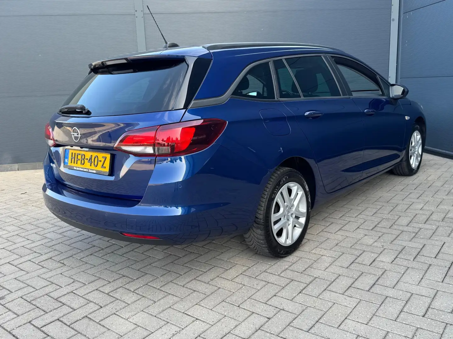 Opel Astra SPORTS TOURER 1.2 Blitz Edition / Camera / Navi / Bleu - 2