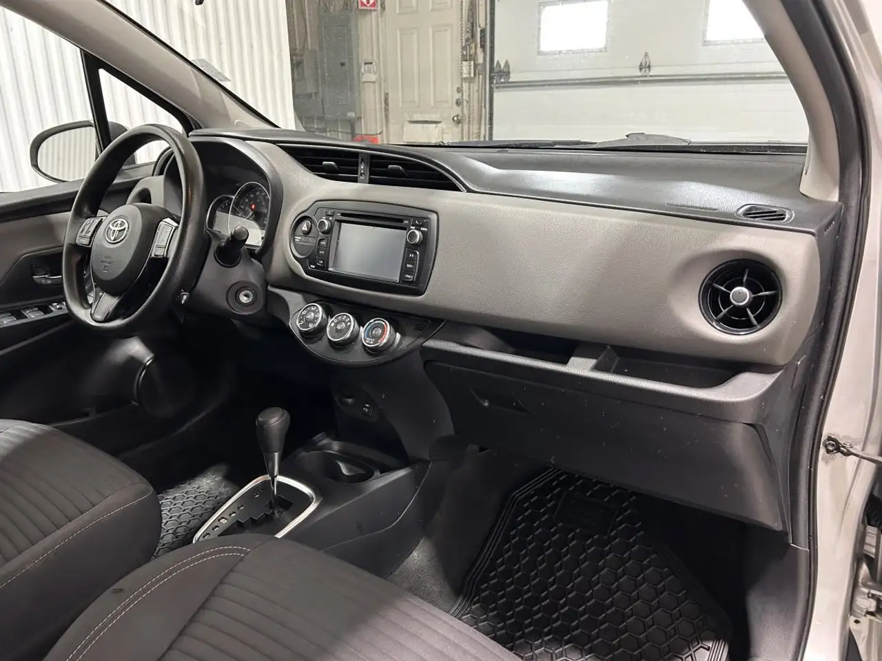 Toyota Yaris снимка Toyota Yaris