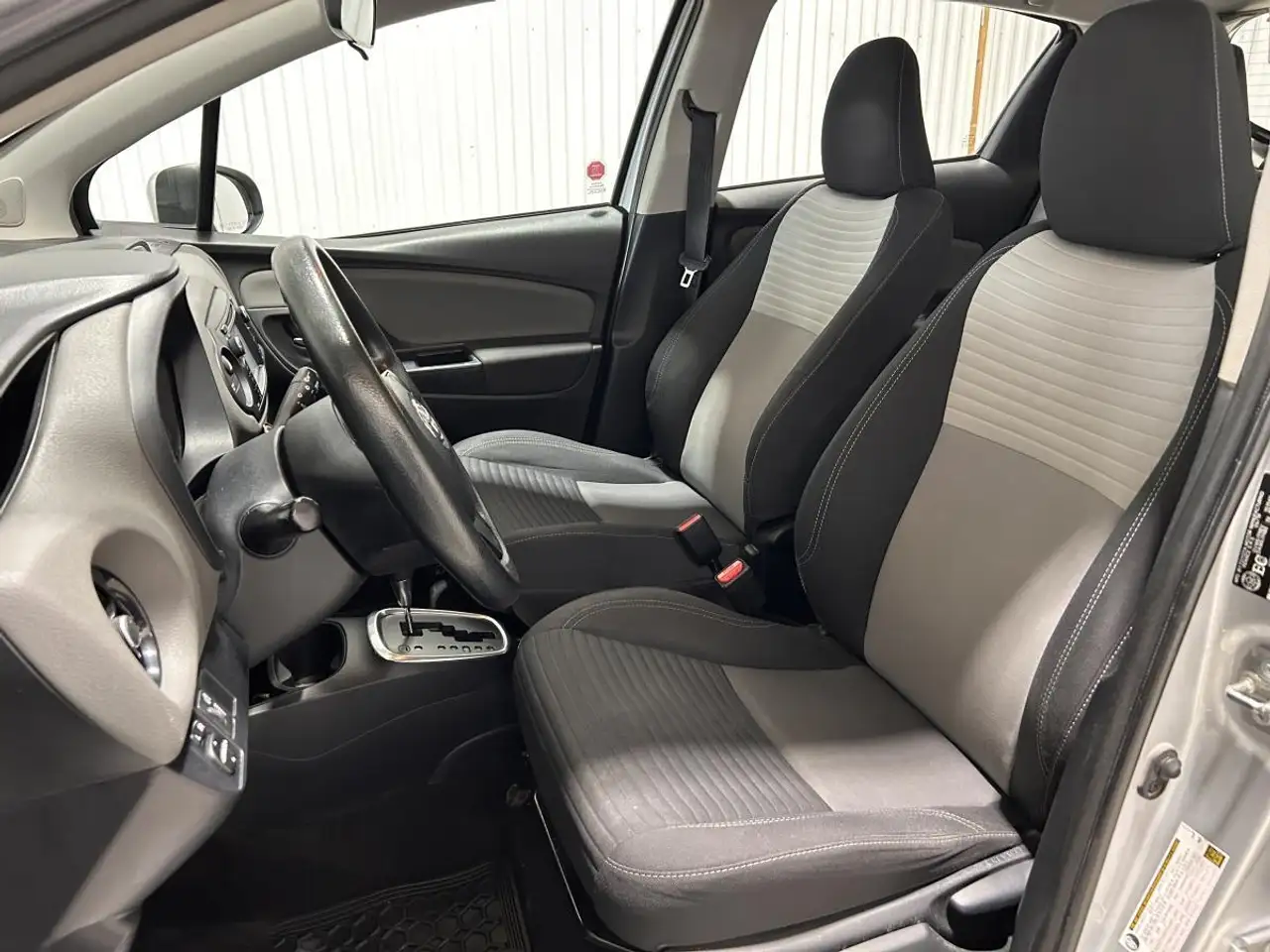 Toyota Yaris снимка Toyota Yaris