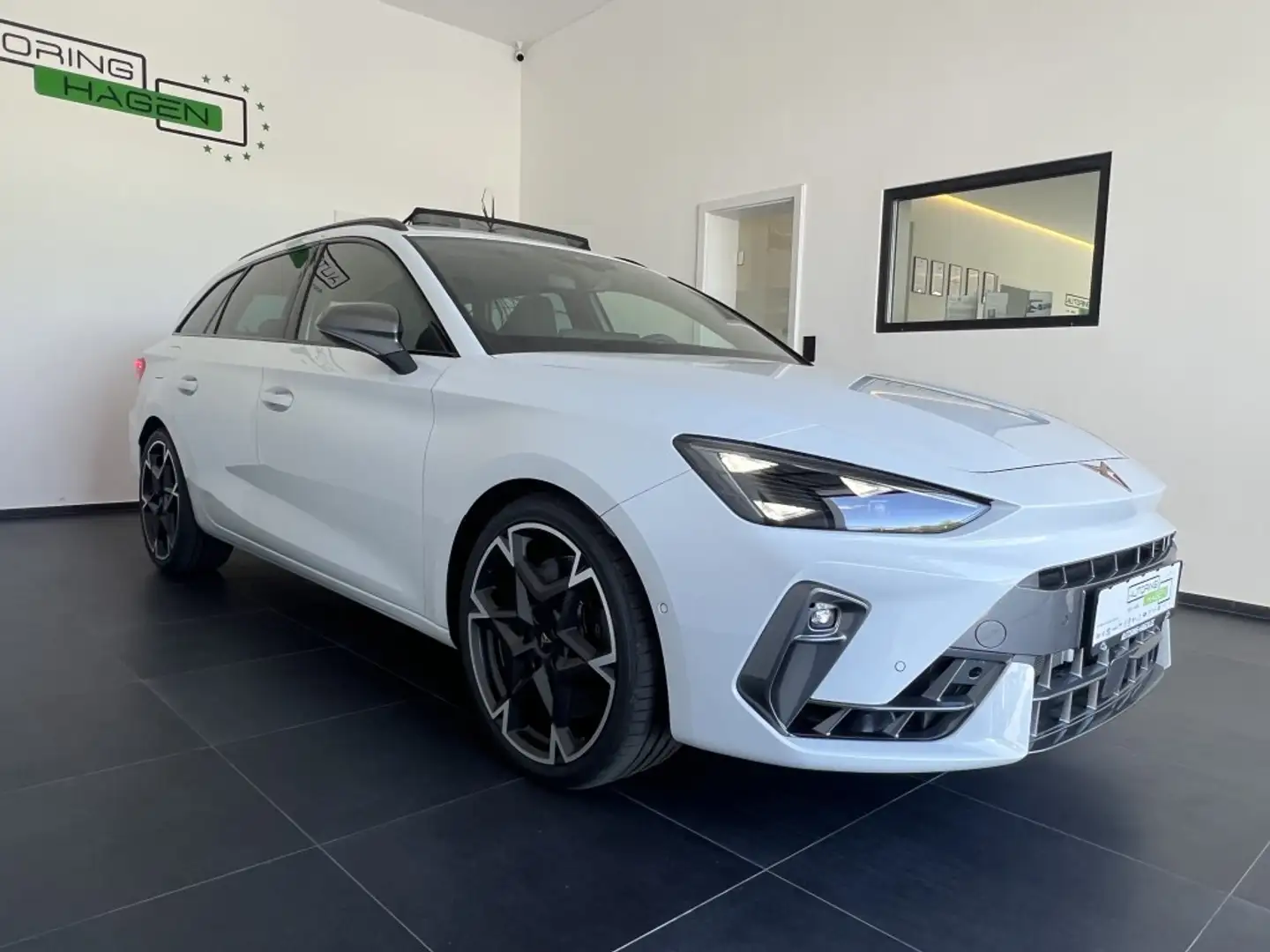 CUPRA Leon ST VZ 333PS 4Drive DSG AHK|Pano|Sennheiser Blanc - 1