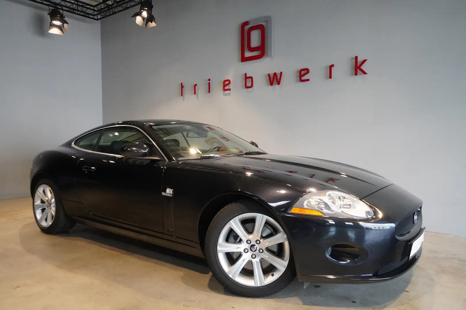 Jaguar XK 4.2 Cabriolet-2HD-U-frei-Top gepflegt-BRD-FZG Noir - 1