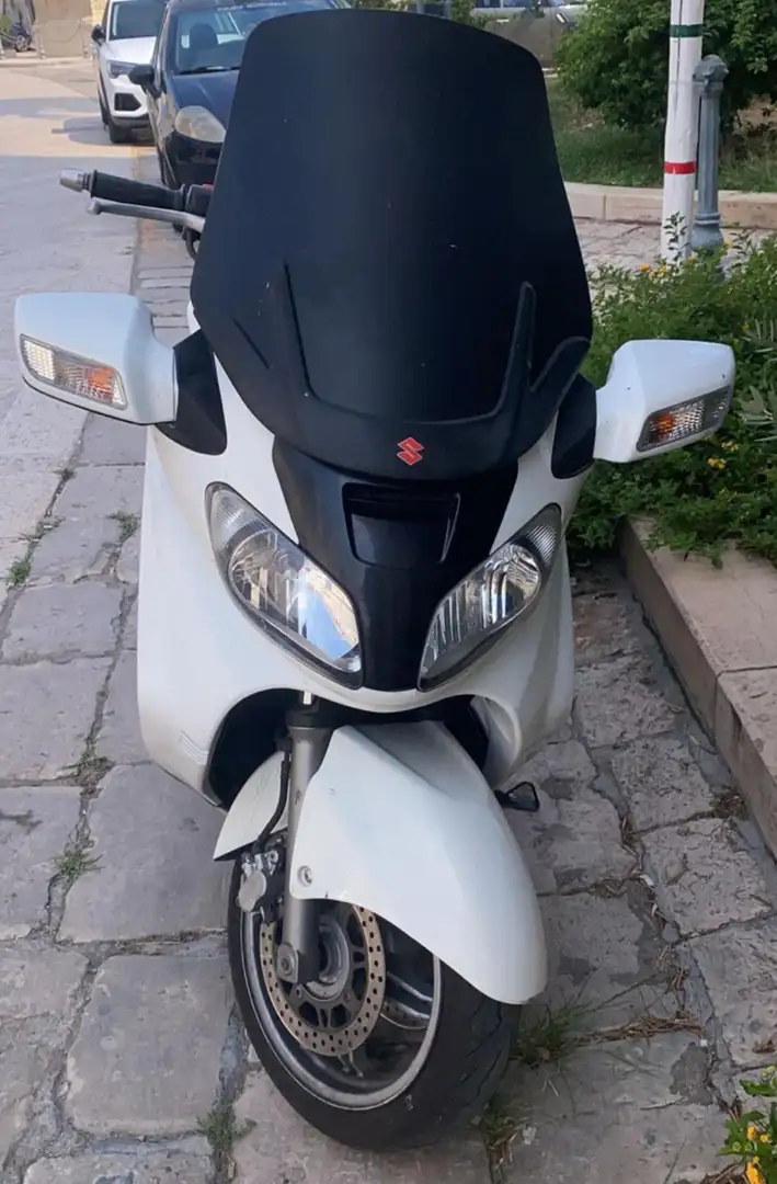Suzuki Burgman 650 An 650 catalizzata Белый - 1