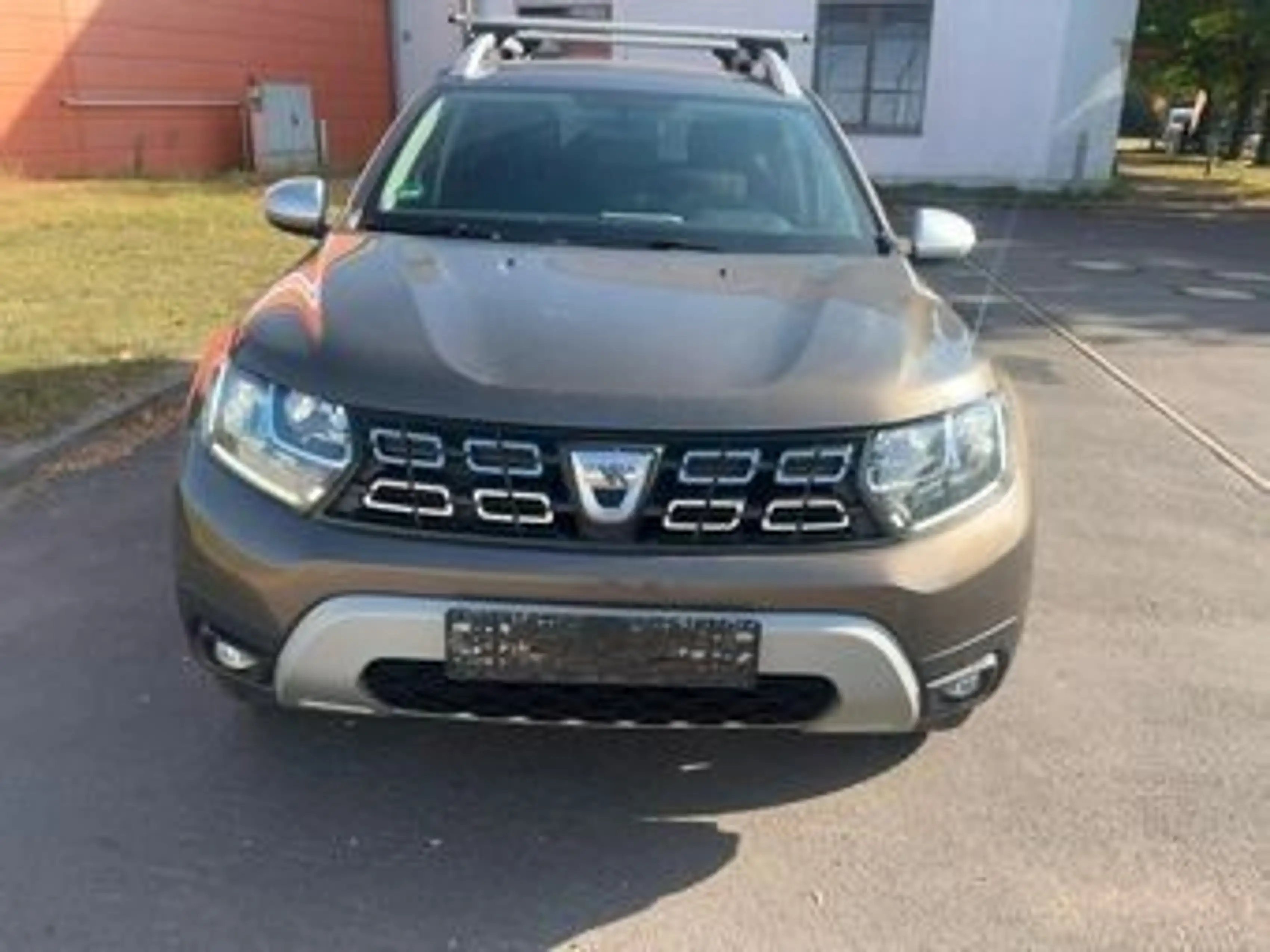 Dacia Duster II Prestige 4WD AHK*SHZ*NAV*TEM*PDC*RK* — photo 2