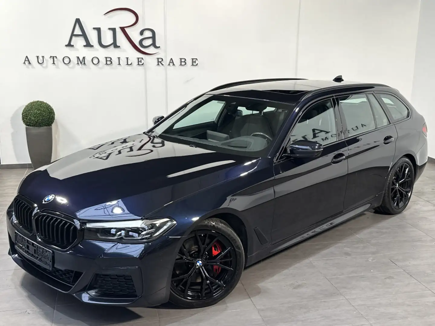 BMW 530 Touring M-Sport NAV+LED+PANO+KAMERA+HEAD-UP Schwarz - 2
