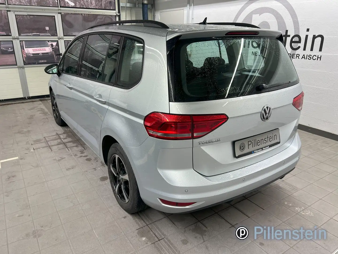 Volkswagen Touran TSI DSG NAVI+AHK+ACC+7-SITZER Silber - 2