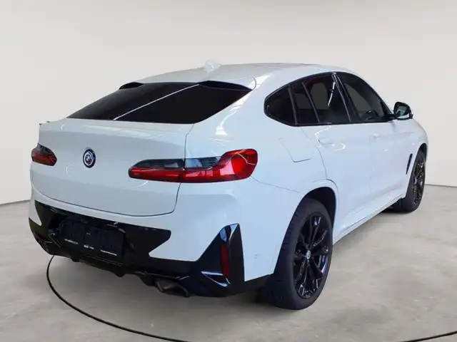 BMW X4 view 4