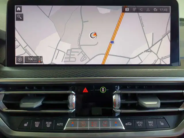 BMW X4 view 12