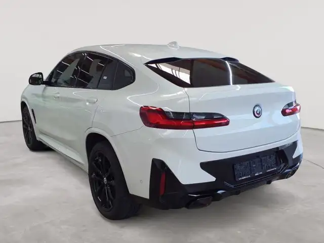 BMW X4 view 5