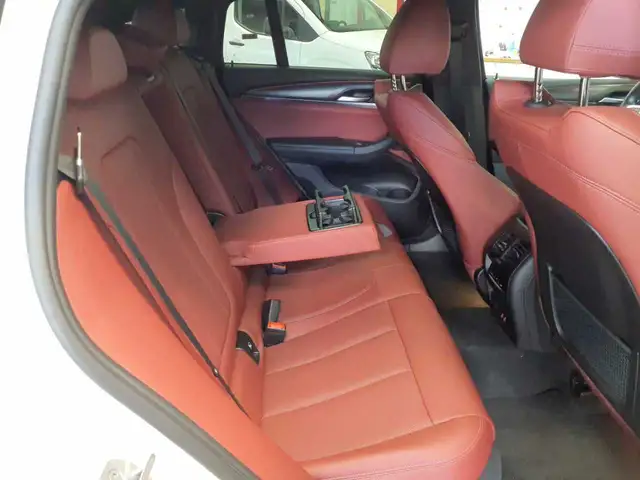 BMW X4 view 13