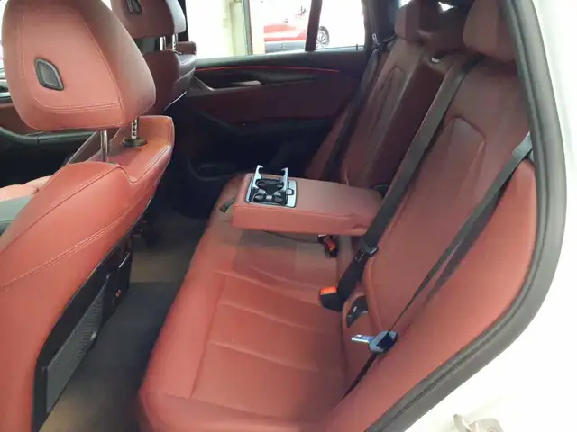 BMW X4 view 14
