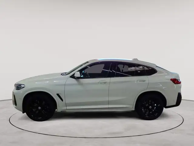 BMW X4 view 6