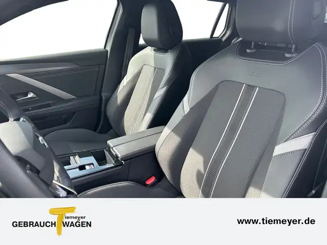 Opel Astra view 10