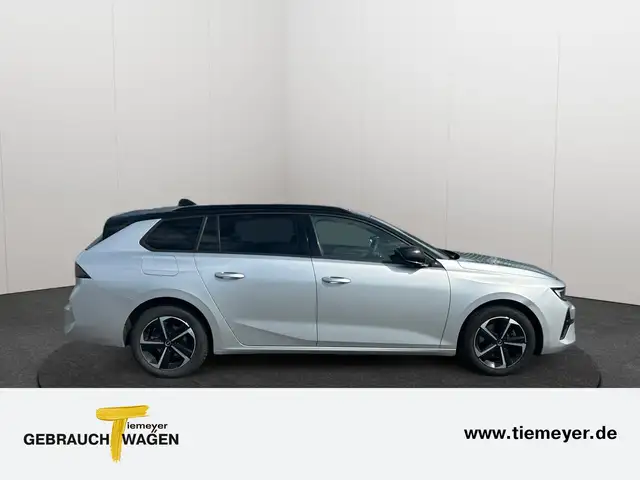 Opel Astra view 4
