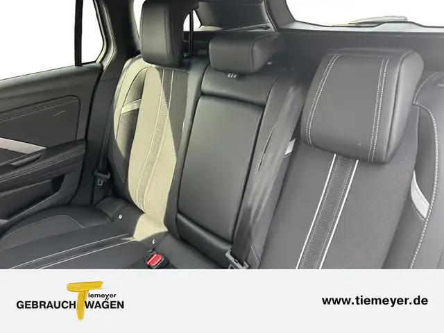 Opel Astra view 11