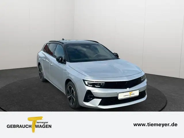 Opel Astra view 3