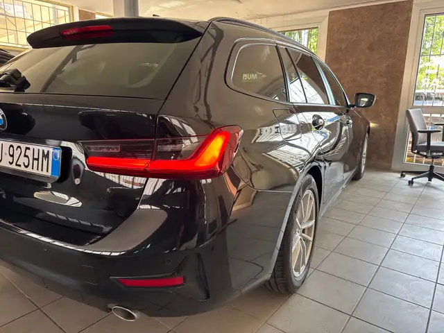 BMW 3 Series view 7