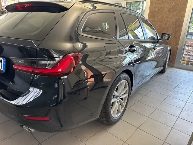BMW 3 Series view 12