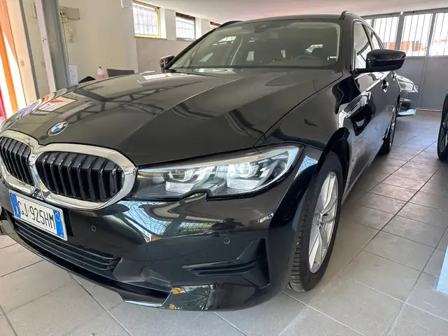 BMW 3 Series view 3