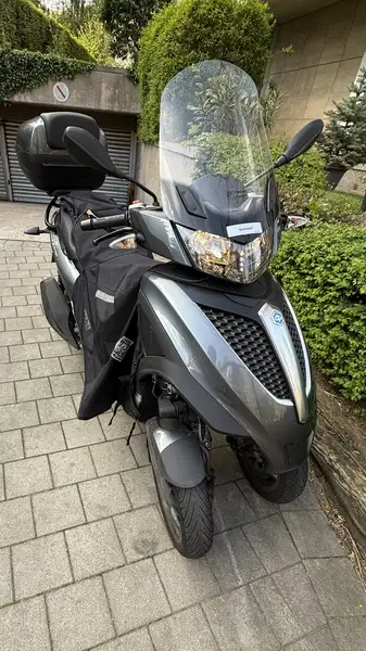 Piaggio MP3 300 - foto 5