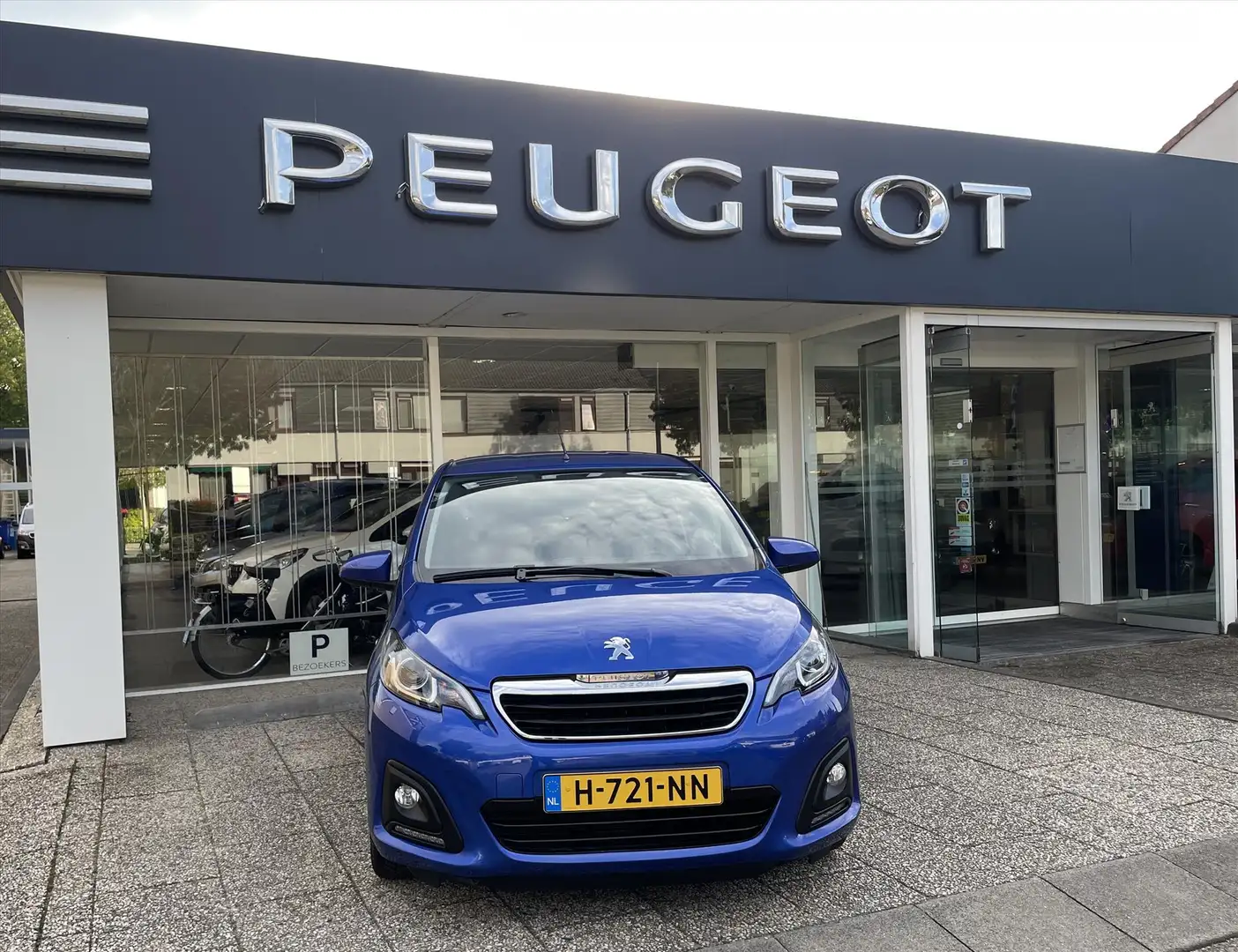 Peugeot 108 1.0 e-VTi 72pk 5D Blauw - 1