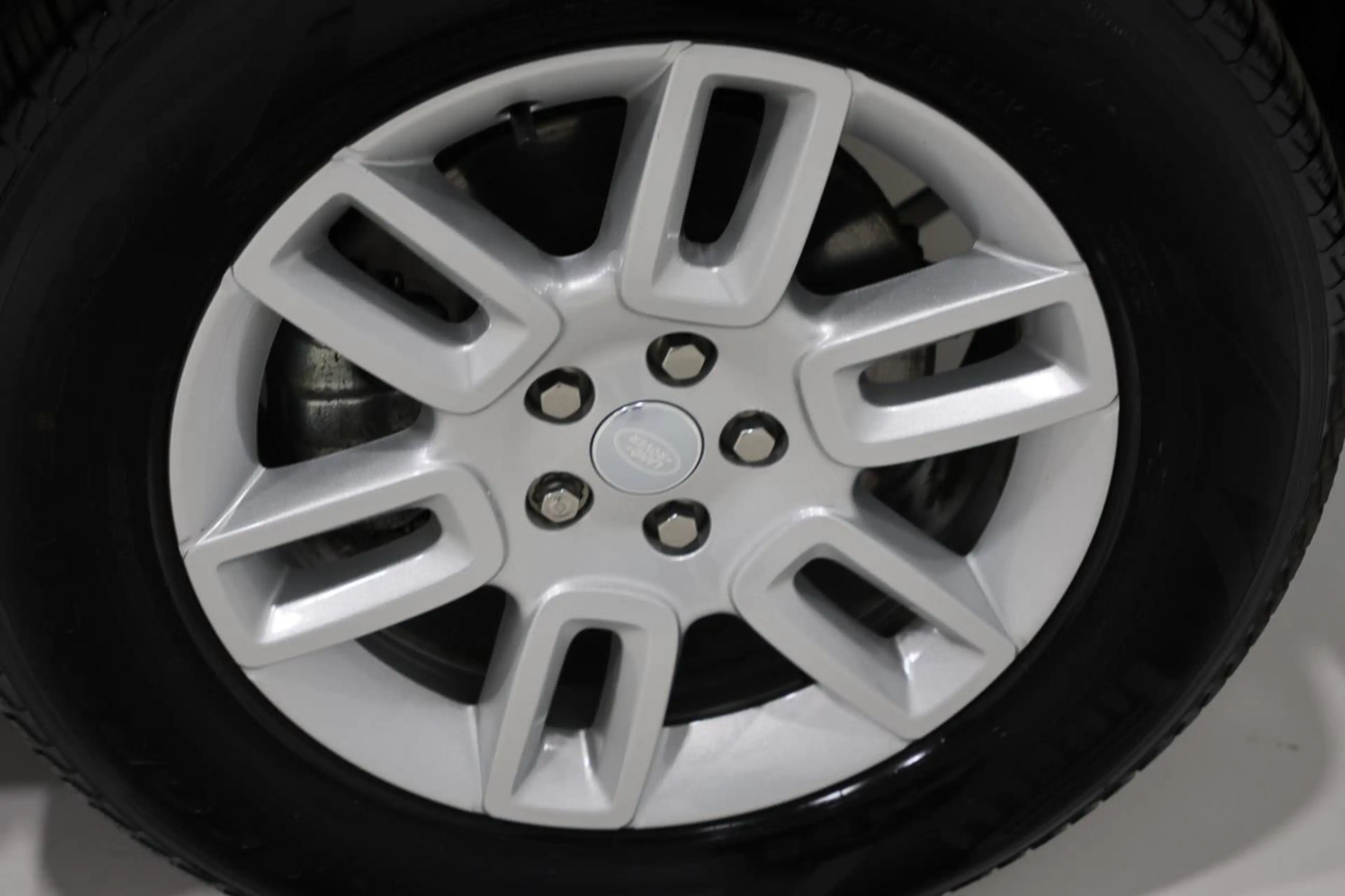 Land Rover Defender 90 D200 AWD S CUIR LED GPS CAM360 ATTELAGE JA19 — photo 6