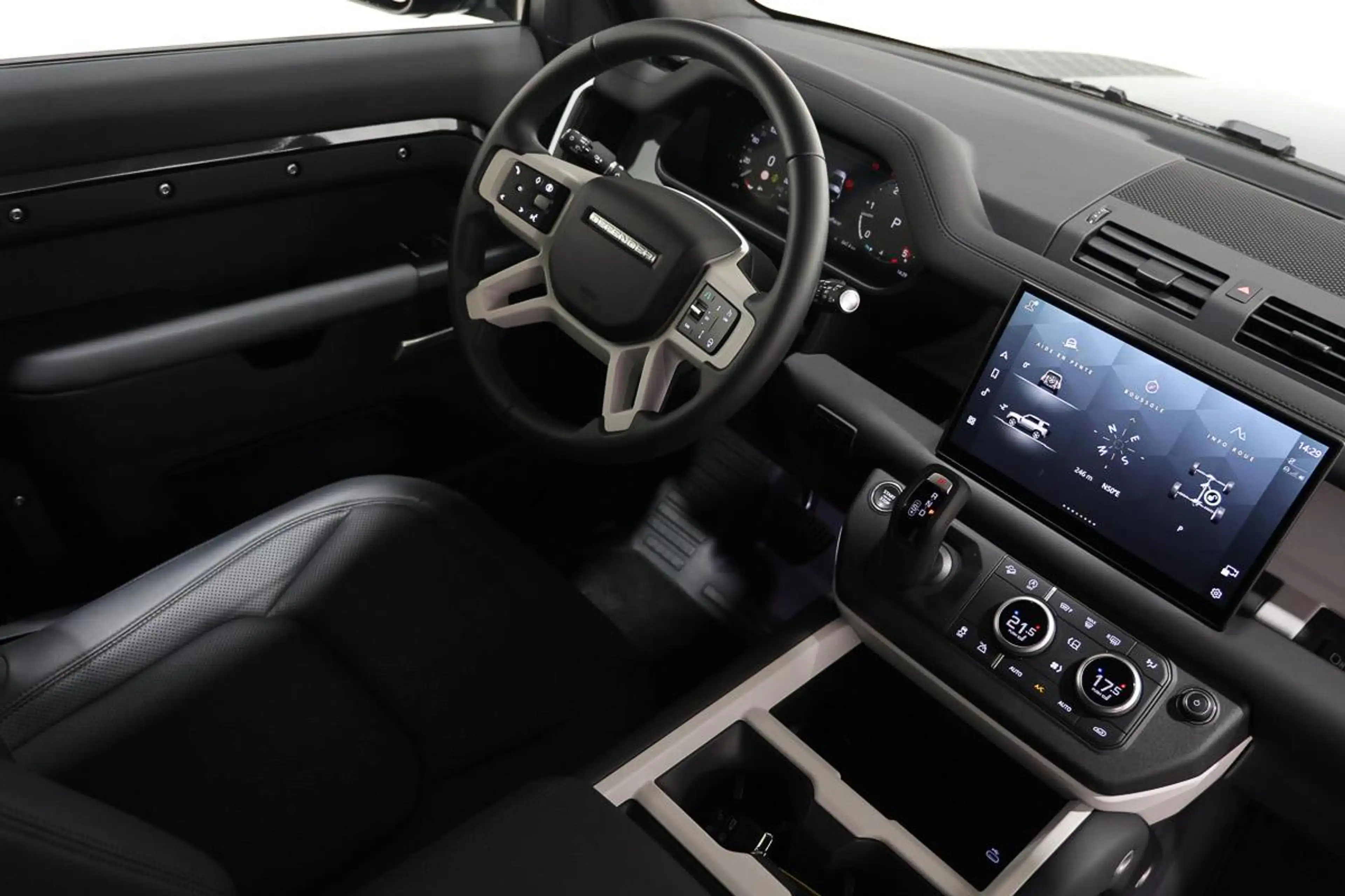 Land Rover Defender 90 D200 AWD S CUIR LED GPS CAM360 ATTELAGE JA19 — photo 12
