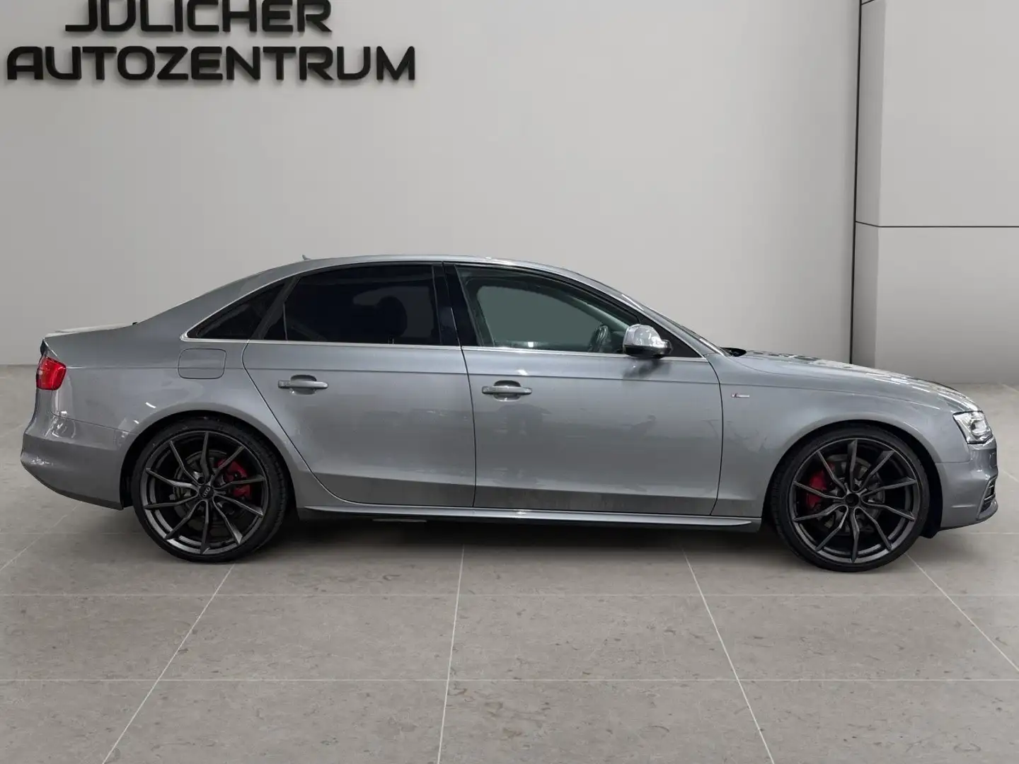 Audi A4 2.0 TFSI S-Line Aut., Wenig Km, 8x Alufelgen Gris - 2
