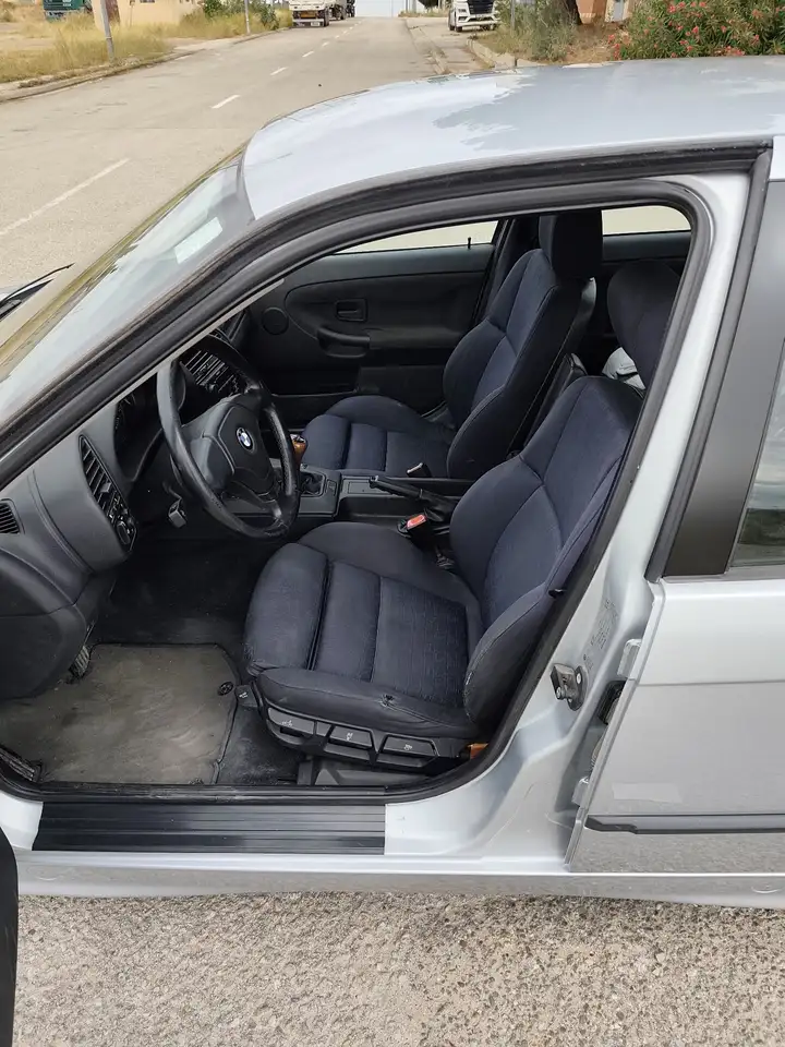 BMW 318iS, foto 10