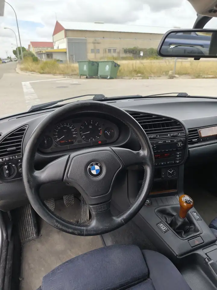 BMW 318iS, foto 11