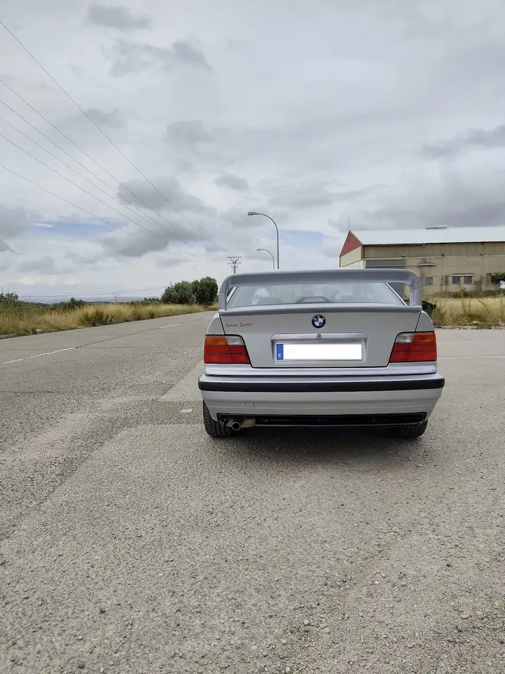 BMW 318iS, foto 6