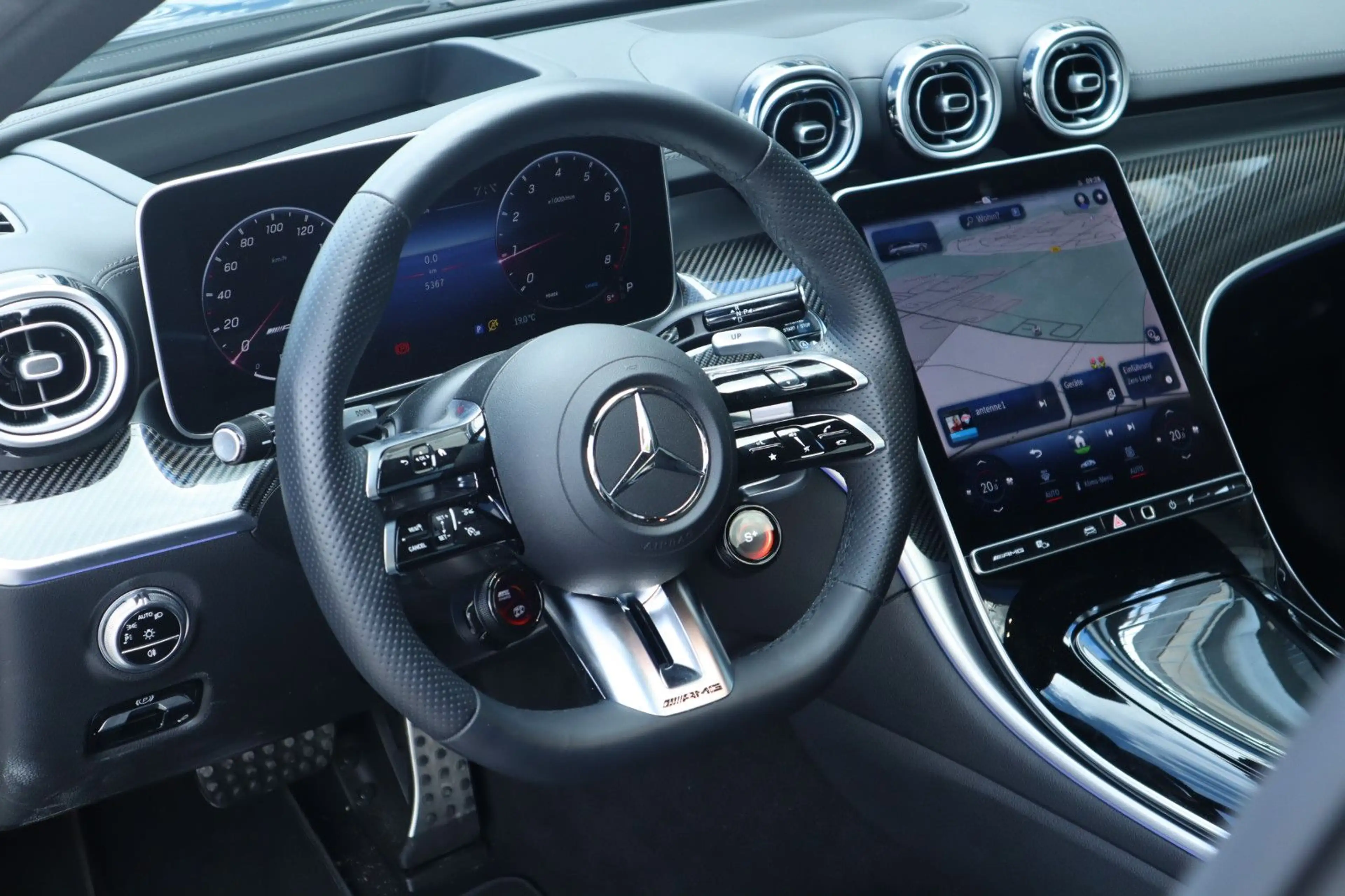 Mercedes-Benz C 43 AMG T 4M PANO/CARBON/DIST/360°/HUD/NIGHT/ — photo 13