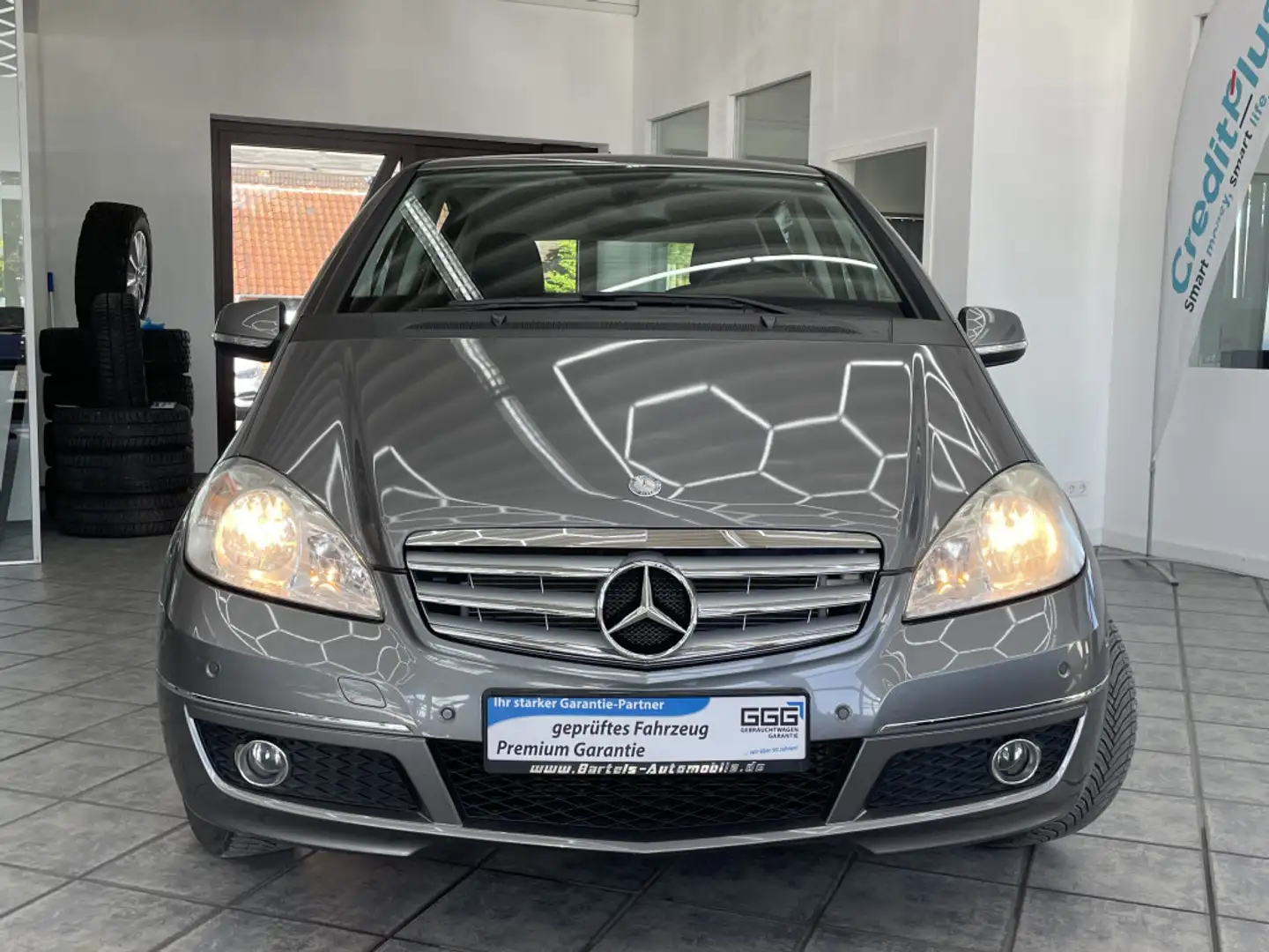 Mercedes-Benz A 160 Avantgarde, 2.Hd., Klima, Sitzheizung, AHK Grau - 2